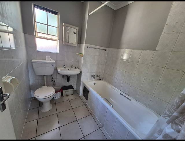 2 BEDROOM APARTMENT FOR SALE IN VORNA VALLEY